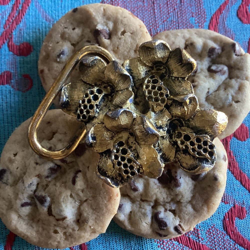 Spectacular Vintage Solid Brass Flower Floral Design Belt Buckle/Scarf Slide - Picture 1 of 14